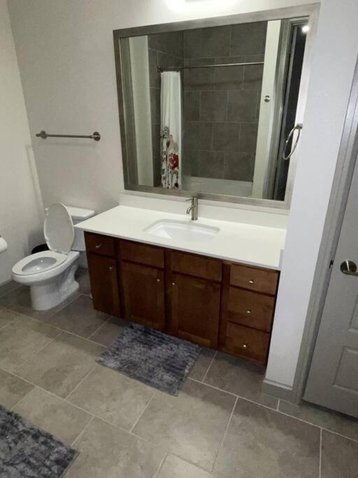 Апартаменты Downtown Living 1Br W/ Free Parking Garage Хьюстон Экстерьер фото