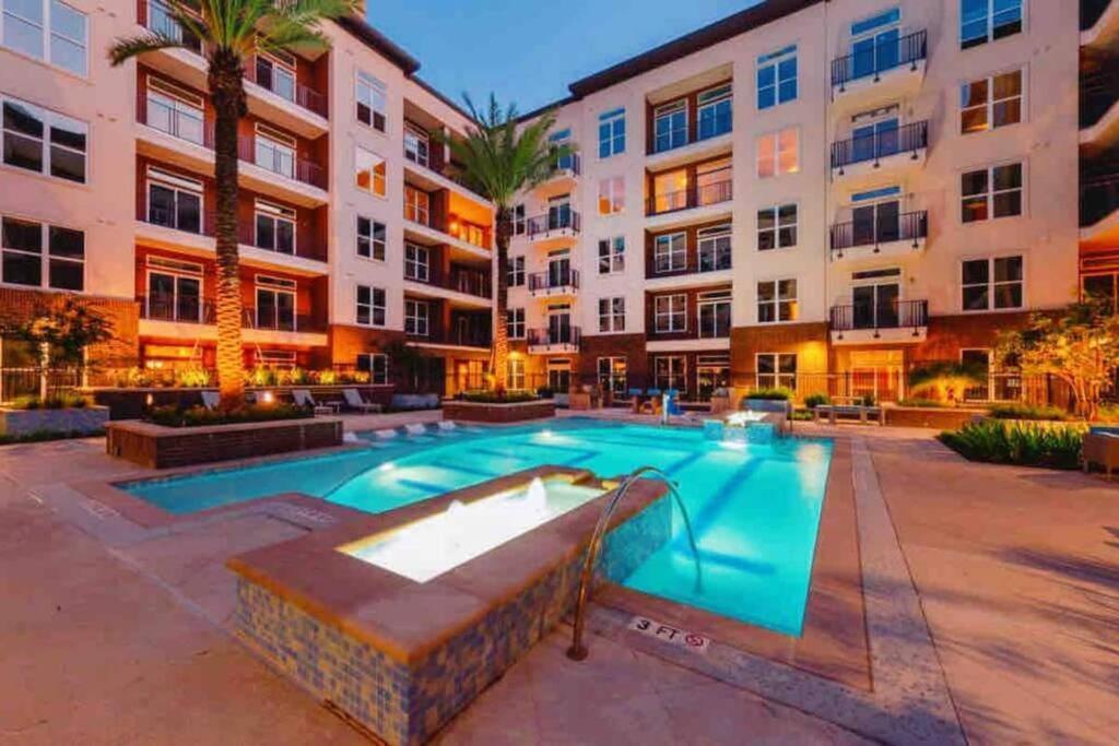 Апартаменты Downtown Living 1Br W/ Free Parking Garage Хьюстон Экстерьер фото