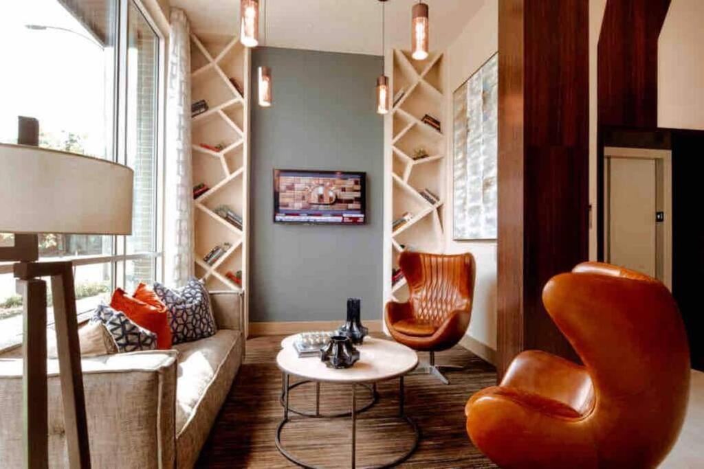 Апартаменты Downtown Living 1Br W/ Free Parking Garage Хьюстон Экстерьер фото
