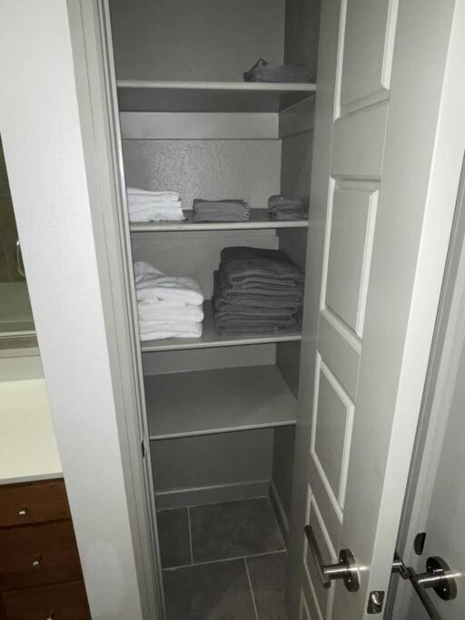 Апартаменты Downtown Living 1Br W/ Free Parking Garage Хьюстон Экстерьер фото